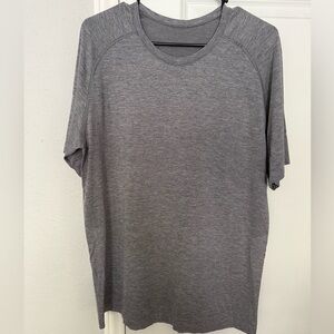 lululemon athletica Heathered Gray Short Sleeve Tee